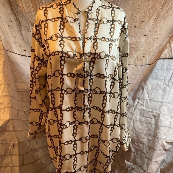 “ZARA” Tunic Style Chain Link Pattern Cream Coloured Long Sleeved Blouse. - Picture 3 of 13